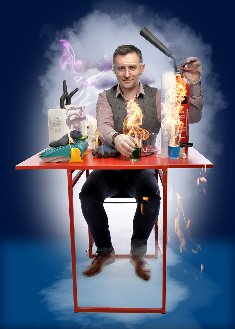 Mark Thompson: The Spectacular Science Show at 1532