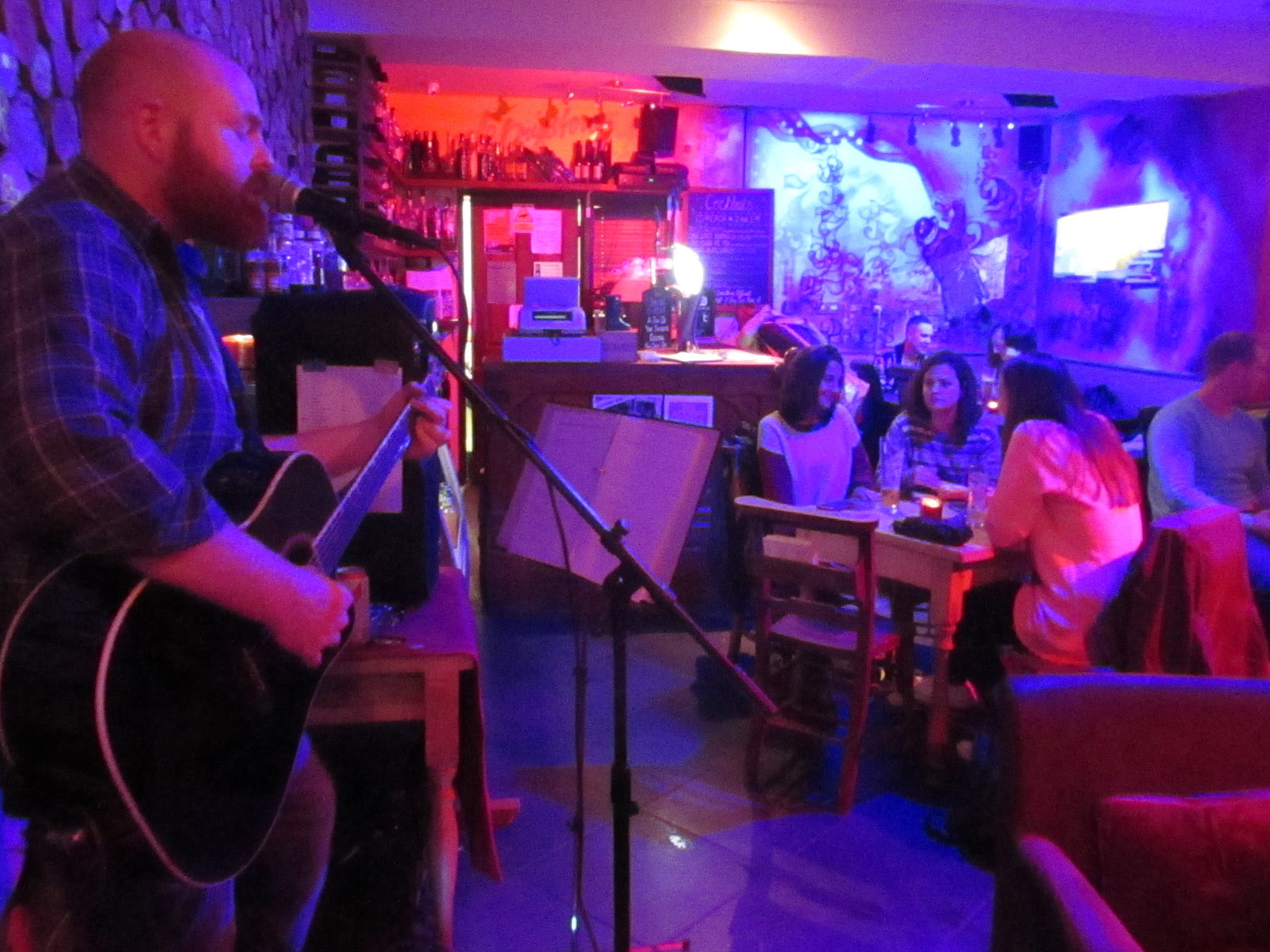 Acoustic Night- Stuart Marsh at Brigstow Cafe/bar