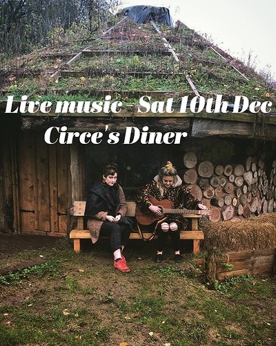 Music at To The Moon - Circe's Diner Christma at To The Moon
