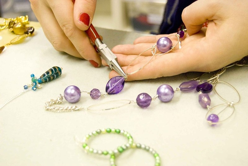 Beadilicious Jewellery Making Workshop at The Cloak and Dagger