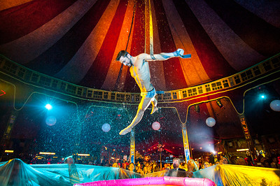 A circus & physical theatre performance in Bristol